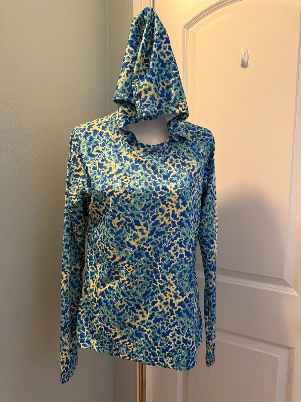 Columbia Omni-Shade Sun Shirt in Blue, Aqua & Yellow Print